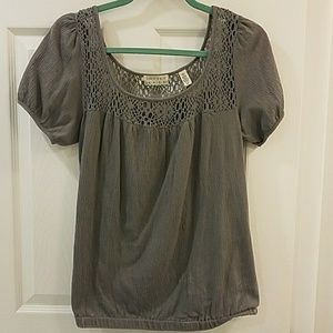 Lace detailed top